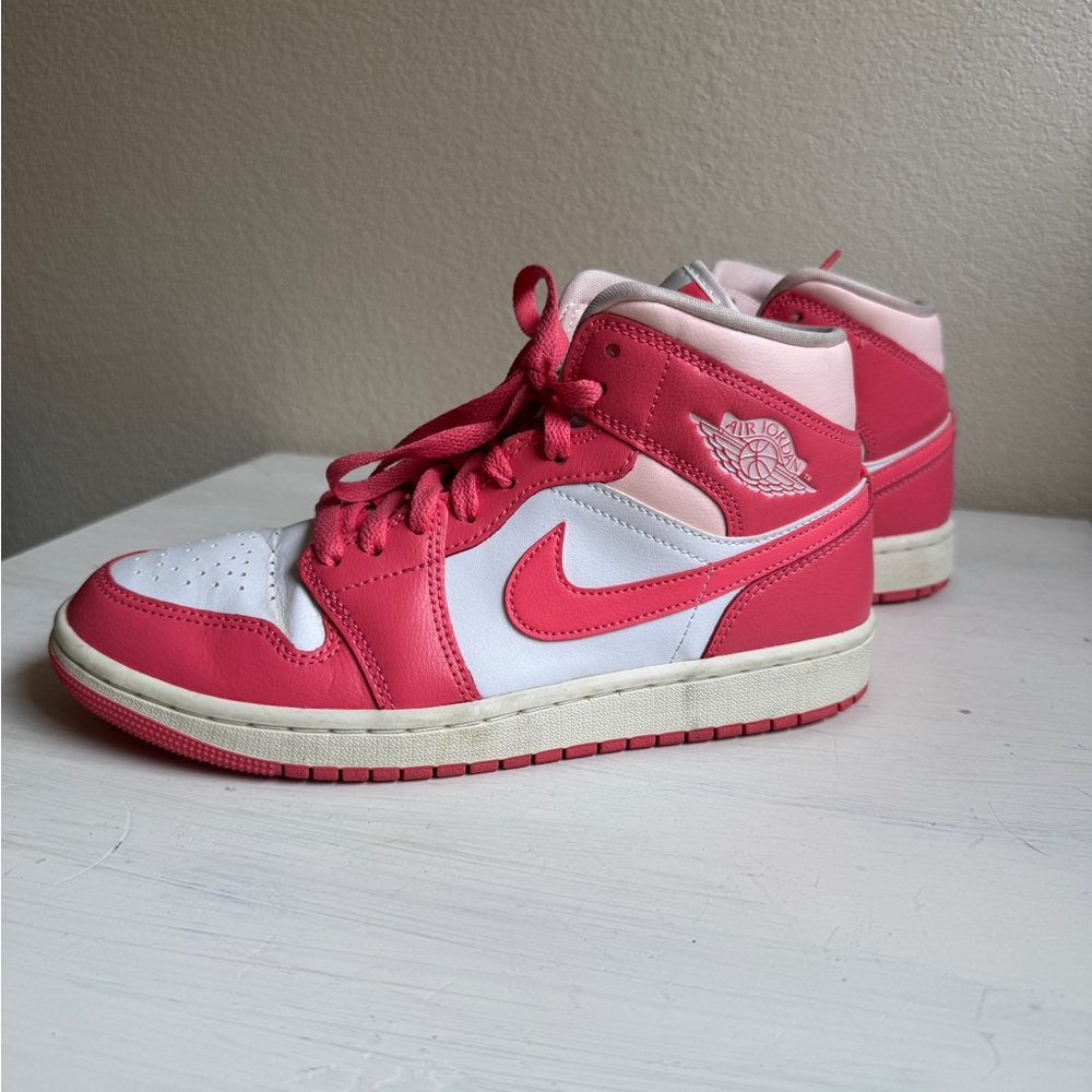Nike Jordan 1 Mid ‘Strawberries and Cream” 2023 collection - Women’s